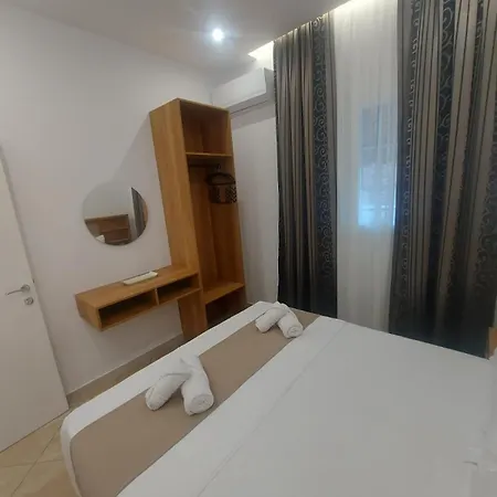 Piazza Apartment *