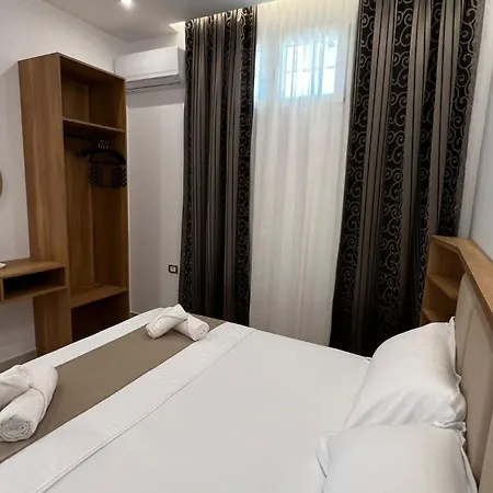 Piazza Apartment *