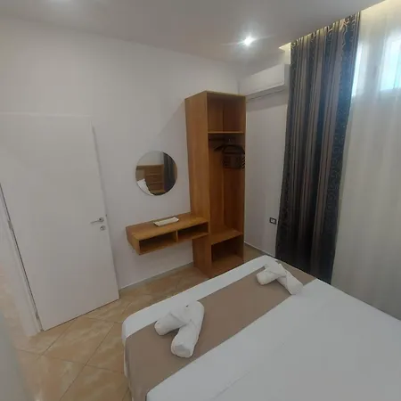 Piazza Apartment *
