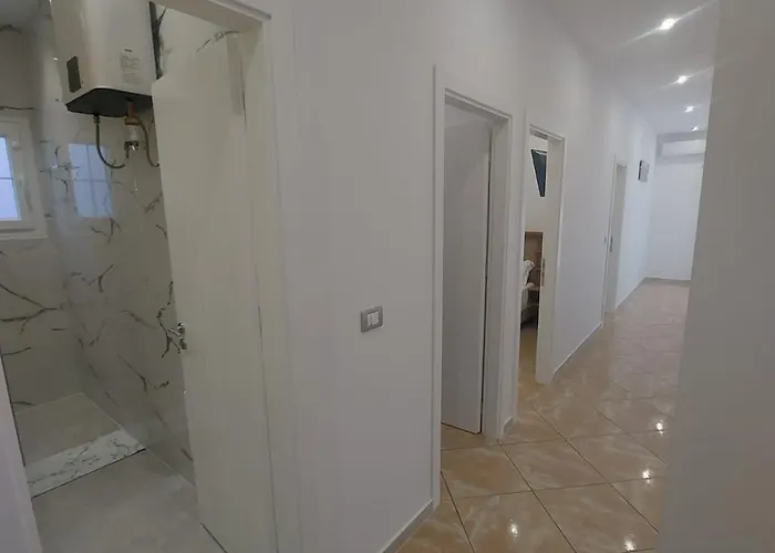 Piazza Apartment Velipoje